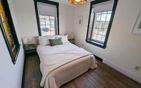 Beautiful River View Apt In Wine Country